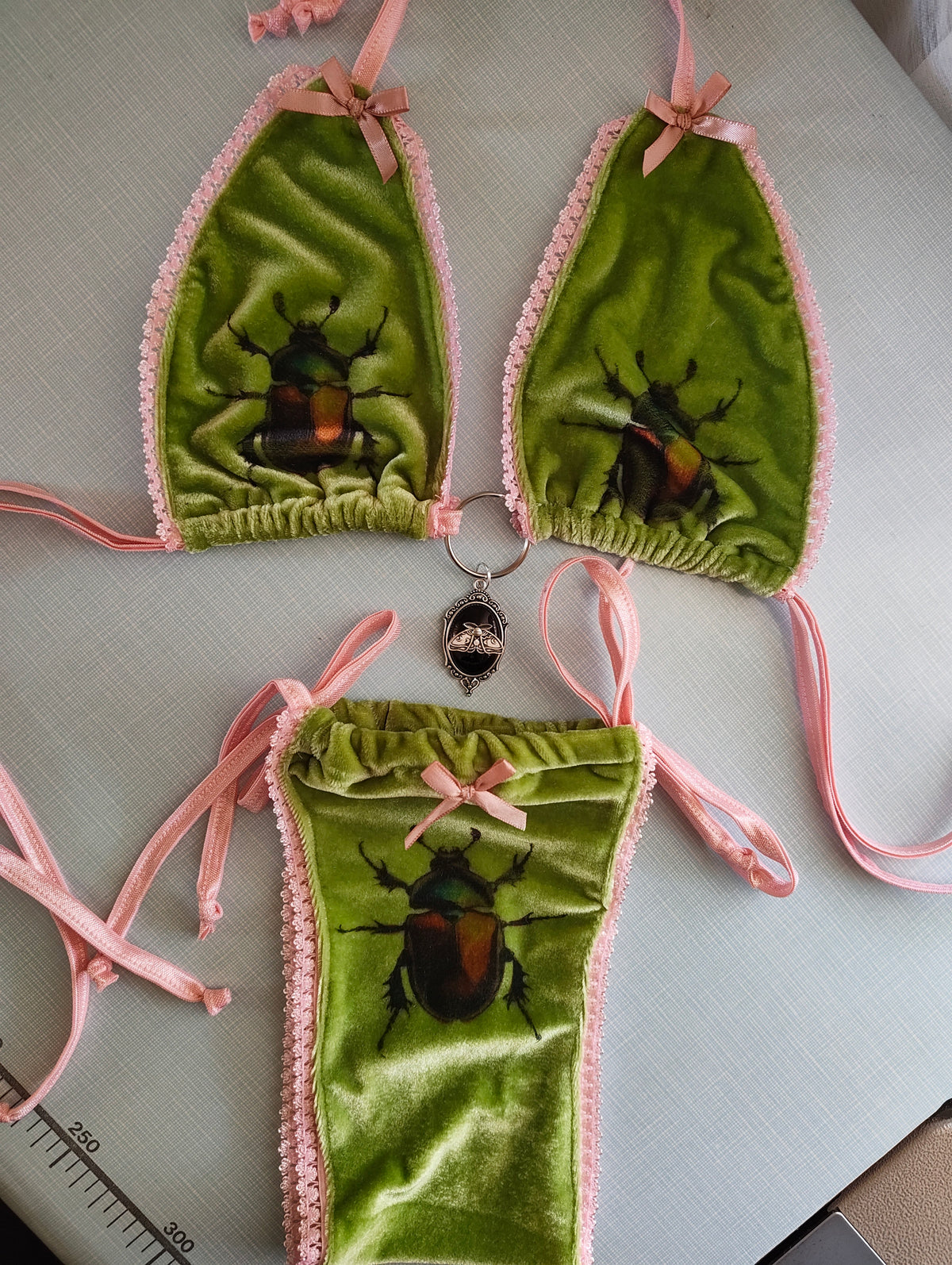 Velvet bug sample